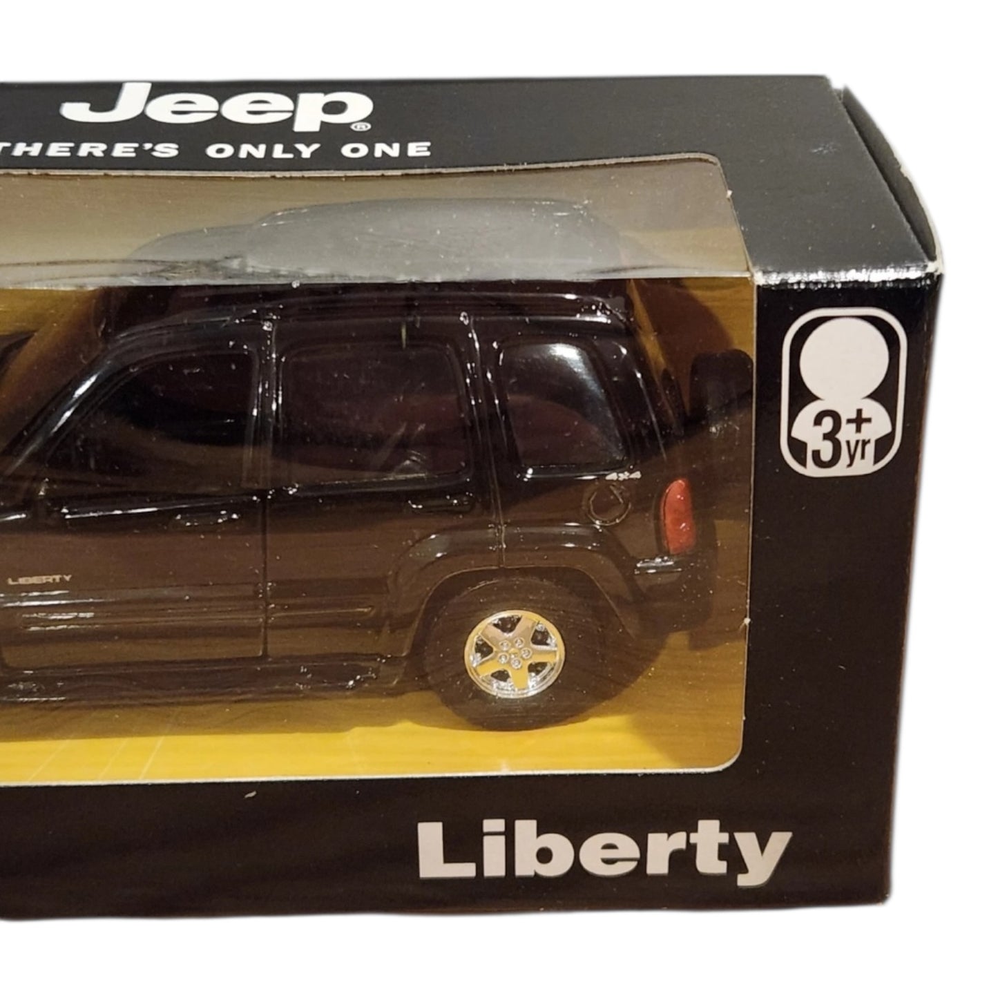 Jeep Liberty a escala 1:32 Maisto